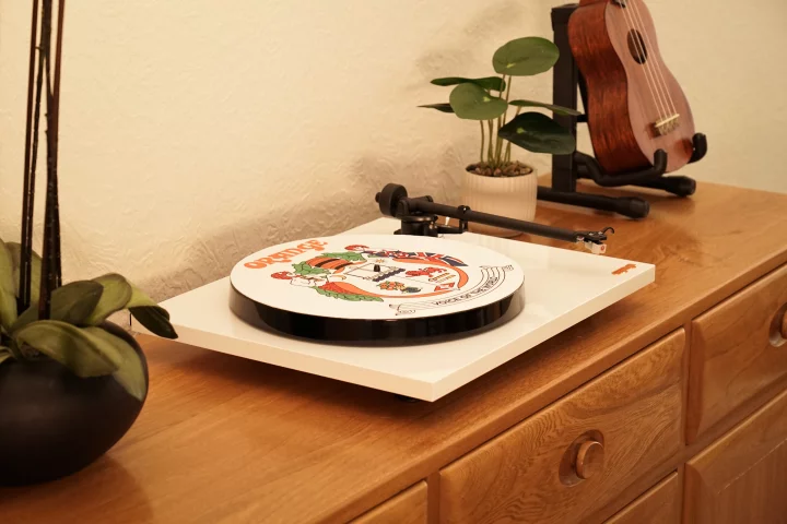 The O Turntable is described as an "audiophile-grade record player [that] has been precision engineered for effortless, high-fidelity vinyl playback for serious vinyl enthusiasts and music fans"