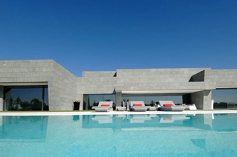 "1001 Nights" private dwelling by architects A-Cero - rear garden area