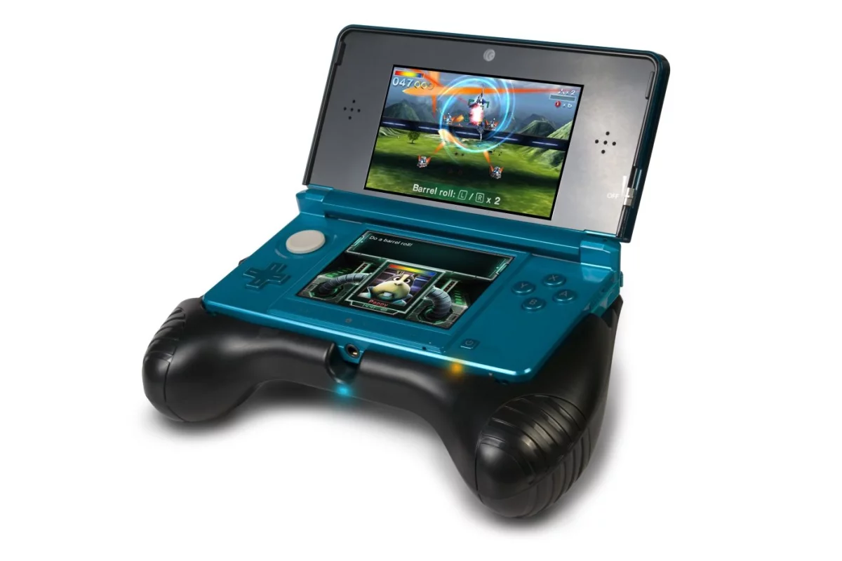 Encased in a gamepad-shaped silicone housing, the Nintendo 3DS Deluxe Power Grip doubles the 3DS' battery life
