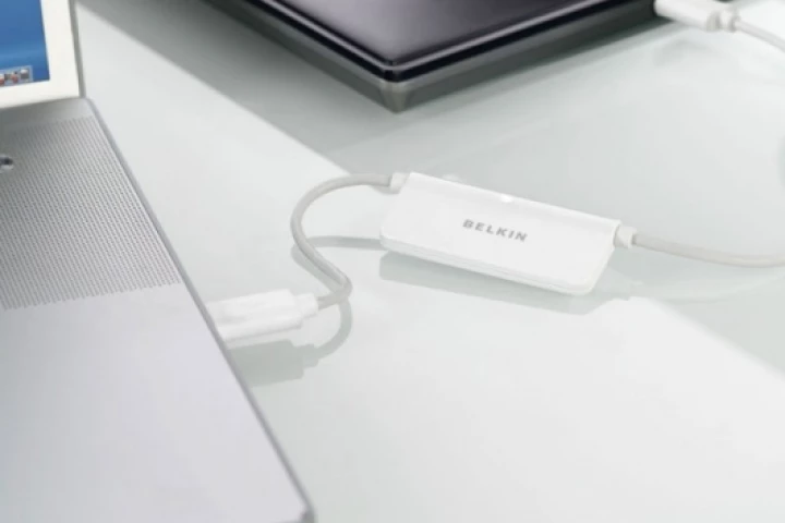 The Belkin Switch-to-Mac Cable connects via USB.