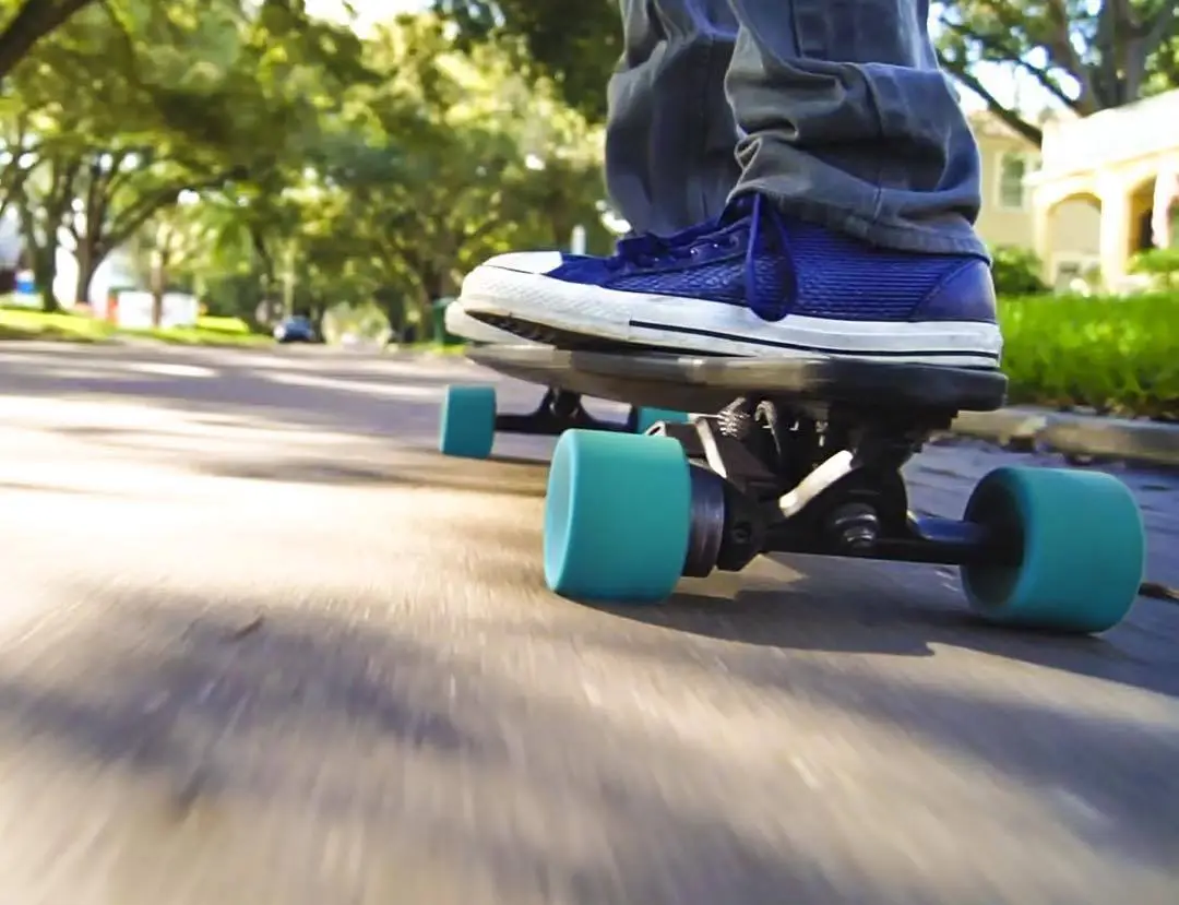 The Marbel board has a zippy 25 mph (40 km/h) top speed