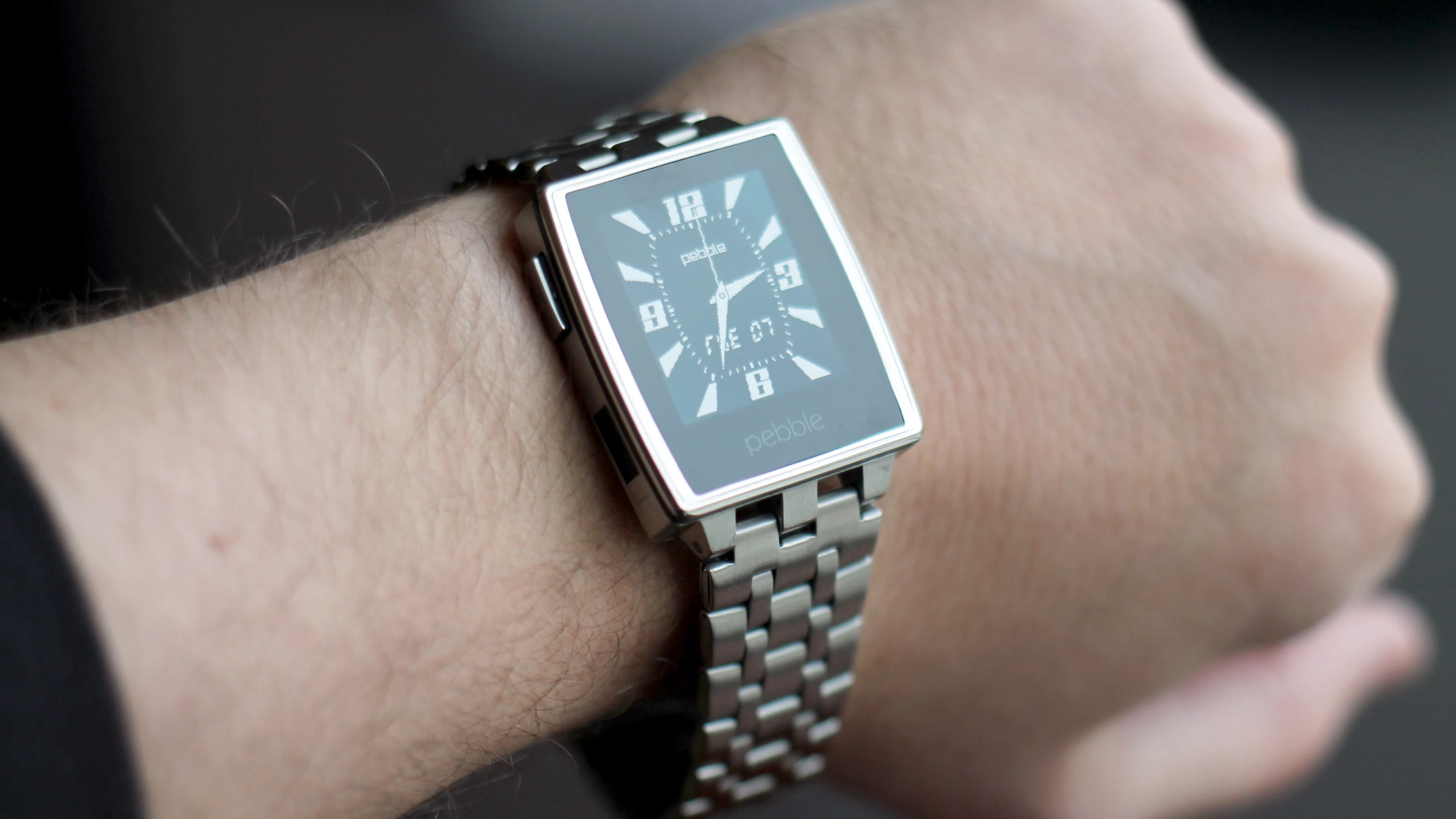 While the original Pebble looks like a fairly stylish plastic watch, Pebble Steel is a piece of jewelry