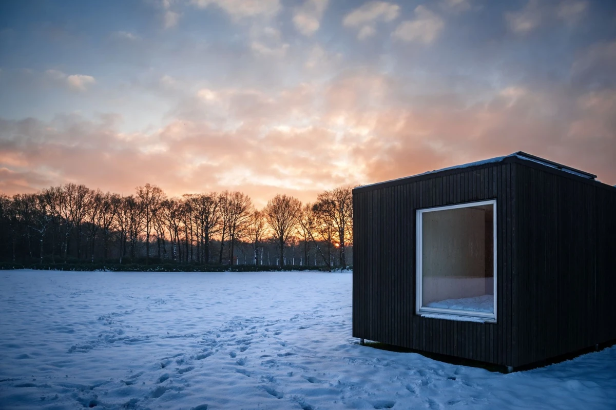 Slow Cabins offers cosy off-grid accommodations in the countryside that place an emphasis on sustainability