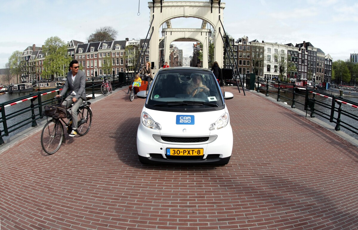 car2go will introduce 300 fortwo electric vehicles to Amsterdam streets later this year