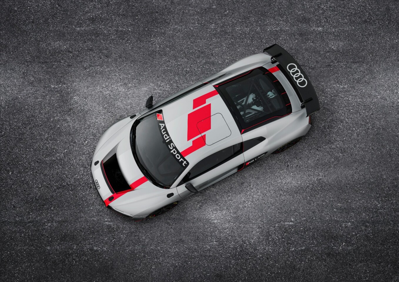 The hatch in the roof of the R8 LMS GT4 can be used to remove a driver in an accident