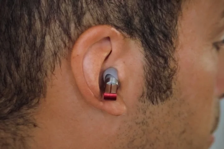 Split is controlled by gentle "bite clicks"