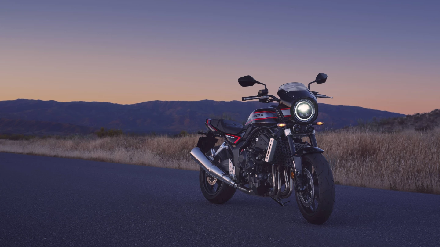 There’s also a cowled version, called the CB1000F SE