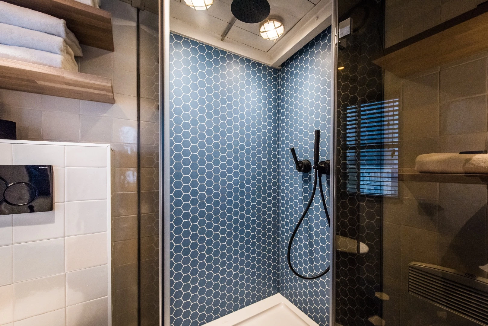 The Yays – Crane Apartment's bathroom