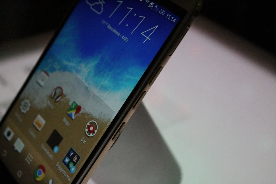 The aluminum unibody HTC One M9 (Photo: Stu Robarts/Gizmag)