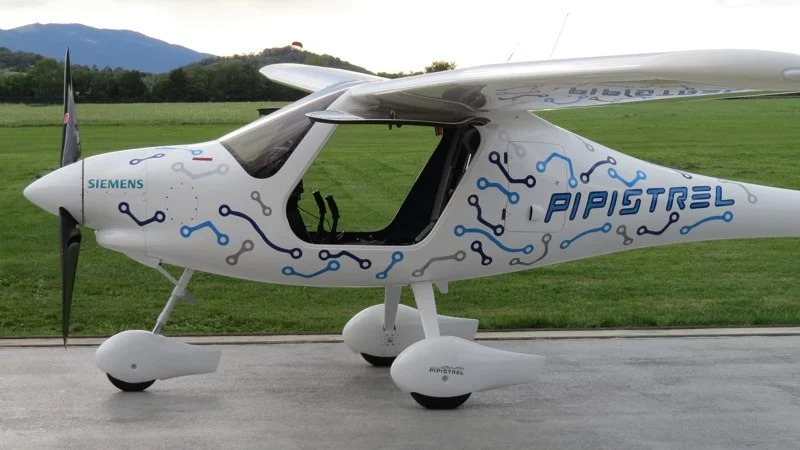 Pipistrel has developed a fast-charging station for its planes allowing the batteries to be charged in under one hour