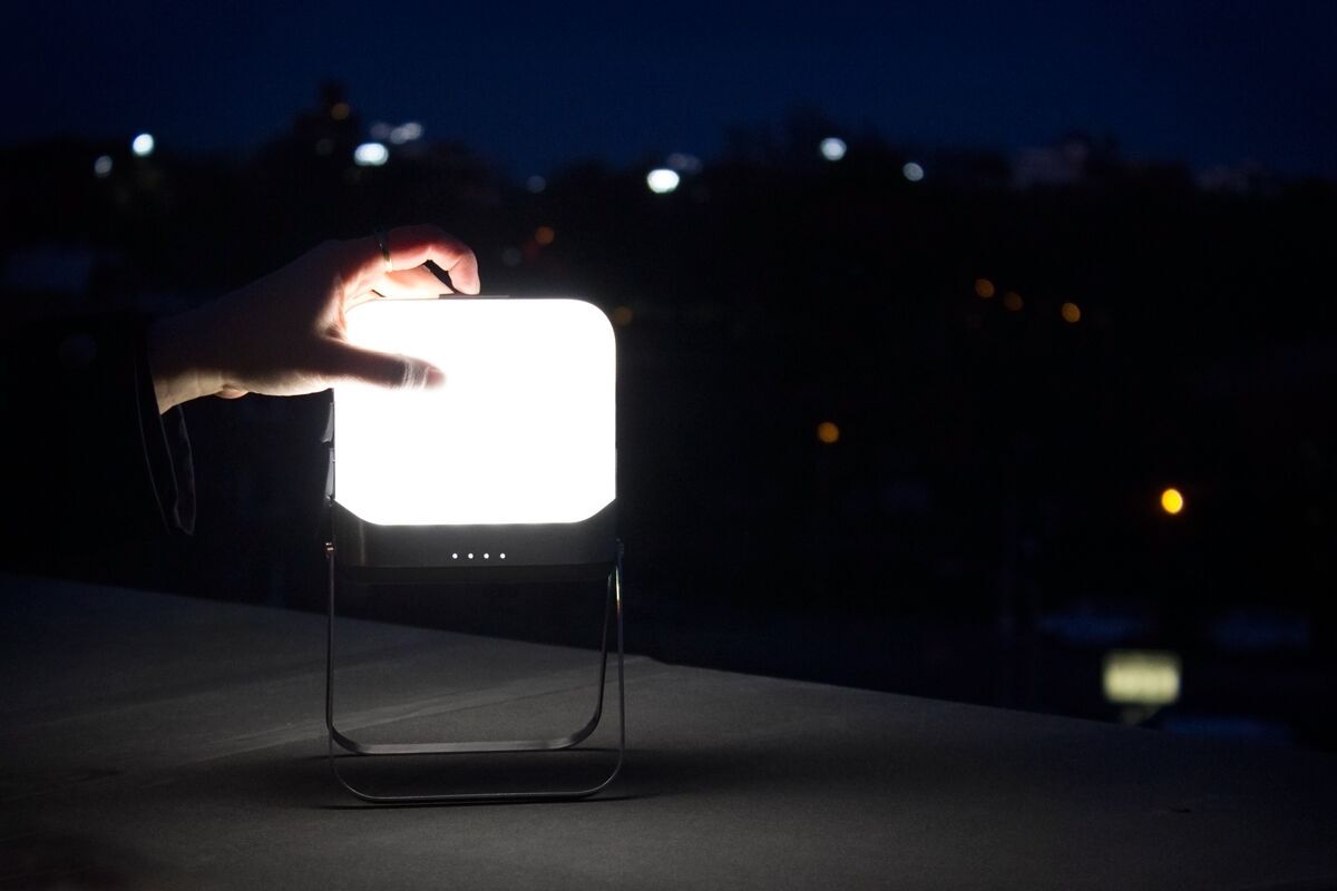 If you don't want to use your phone to control BaseLantern, built-in buttons will get the job done