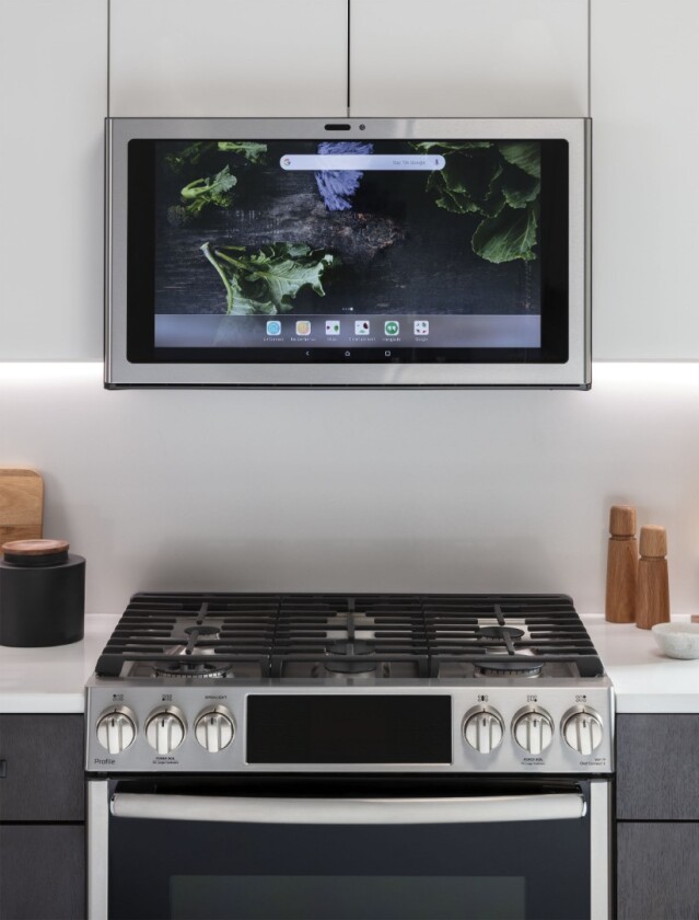 Thousands of recipes and cooking guidance come bundled with the Kitchen Hub system thanks to SideChef