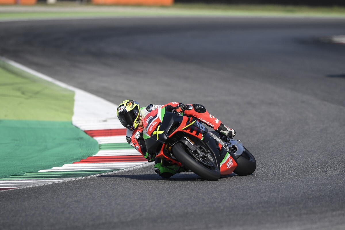Max Biaggi took his RSV4 X straight to the track at Mugello for a spanking