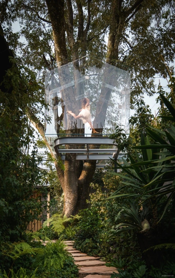 The “chantli kuaulakoyokan” treehouse takes its name from the native Mexican language of nahuatl, and loosely translates to "house in the treetop"