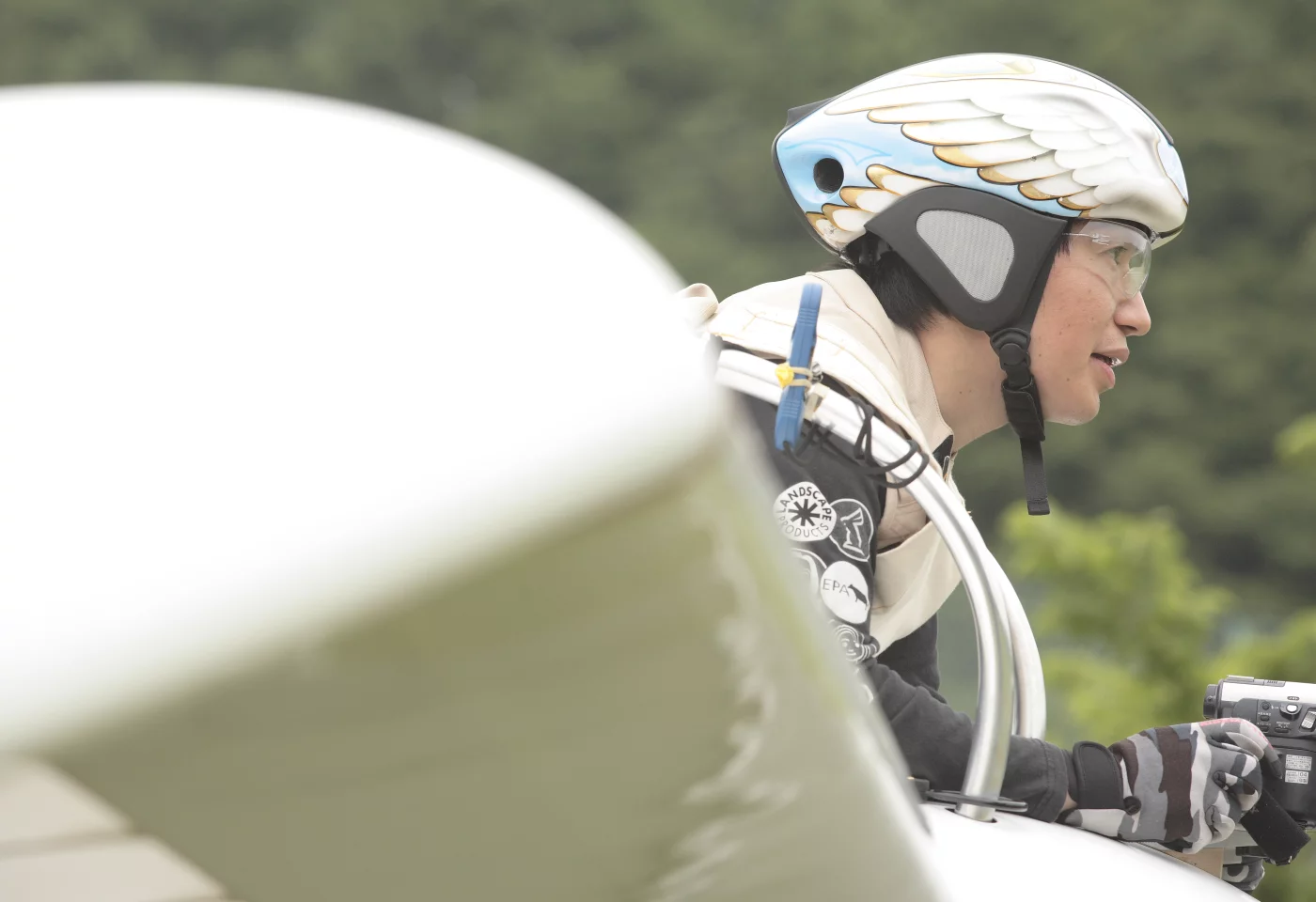 Kazuhiko Hachiya has spent the past decade designing and testing his own single-person glider and recently unveiled a full-sized model with a working jet engine