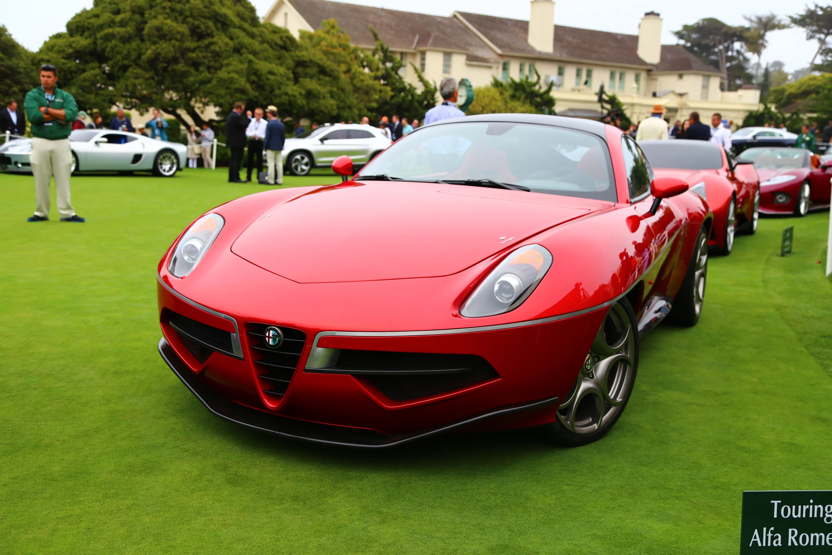 If the 8C Disco Volante uses the Competizione V8 then it should put out 450 hp and 480 Nm of torque to the rear wheels (Photo: Angus MacKenzie/Gizmag.com)