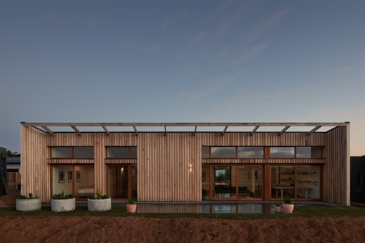 The home is anticipated to save 203 kg of carbon emissions per occupant, per year