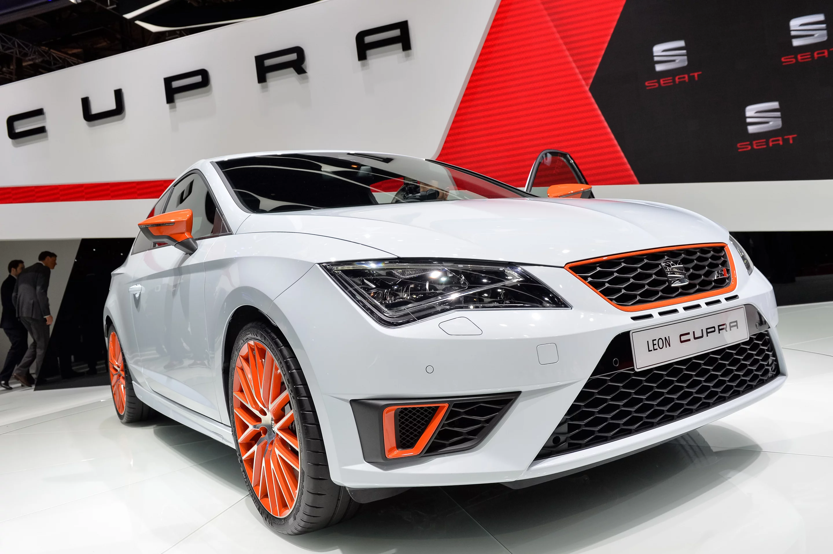 The car used to set the astonishing 7:58.4 lap time was a production-specification SEAT Leon Cupra 280 DSG, equipped with an optional Performance Pack that includes Brembo high-performance brakes, 19-inch alloy wheels and Michelin Pilot Sport Cup 2 tyres.