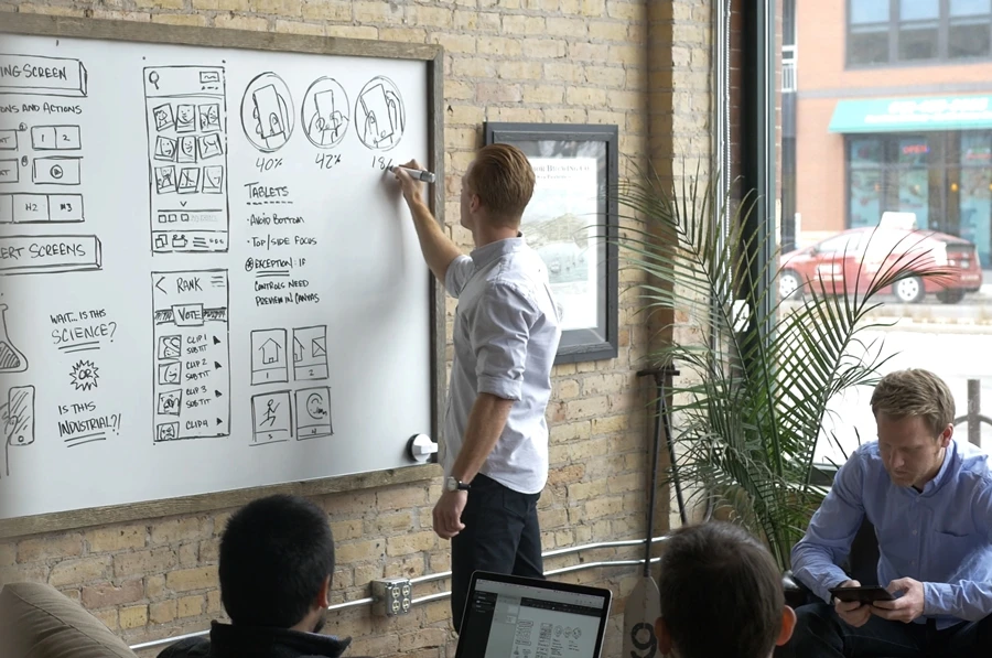 Using the Equil Note app for iOS and Android, it is possible to stream whiteboard activity via the internet to other computers and mobile devices