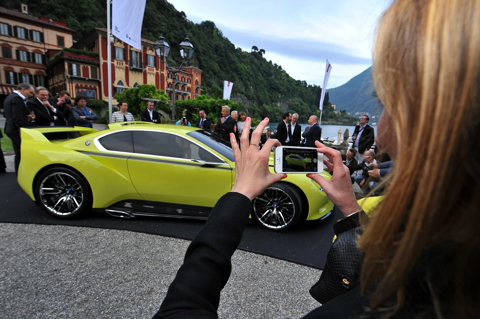 BMW has taken the wraps off a tribute to its legendary 3.0 CSL at the Concorso d’Eleganza Villa d’Este. The 3.0 CSL Hommage is an attempt to recreate the magic of the classic coupe using modern lightweight materials and some very un-1970s technology and styling.
