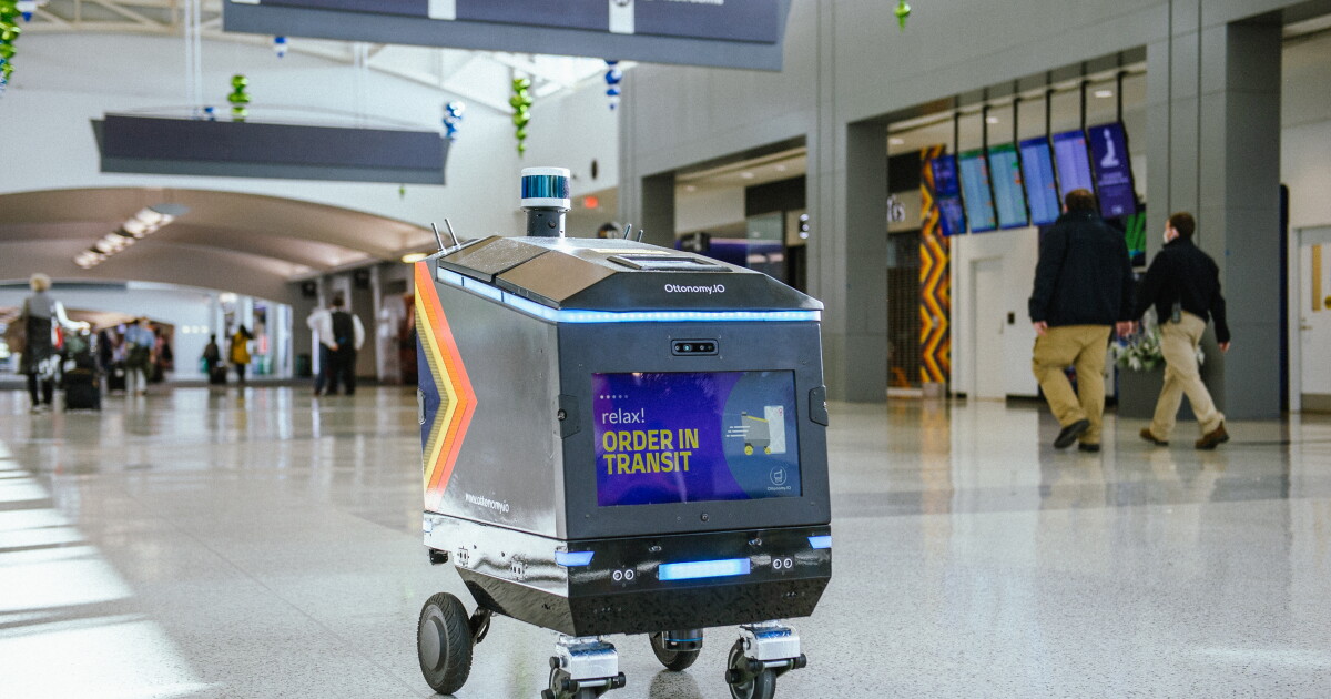 Autonomous robots are actually delivering meals in a US airport Autonomous robots are actually delivering meals in a US airport