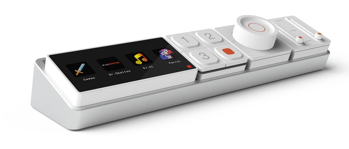 The Sound Blaster Re:Imagine includes a 3-inch touchscreen to control audio and run apps