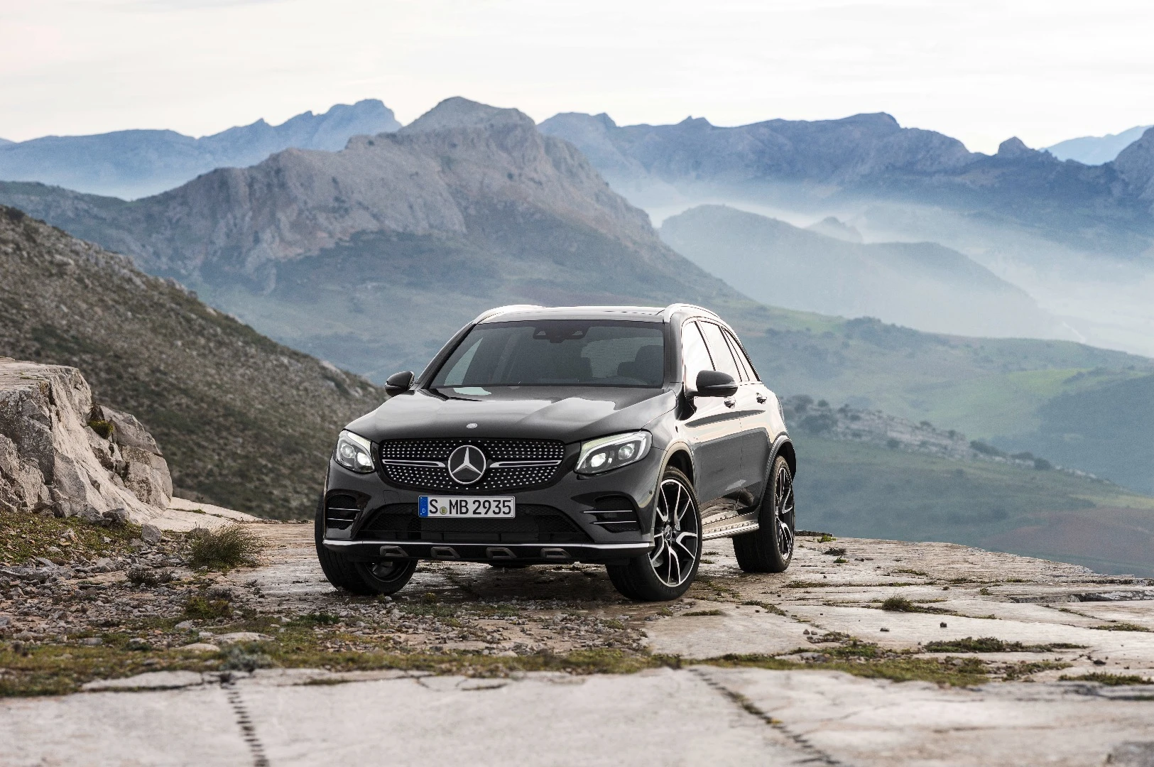 The Mercedes-AMG GLC43 is powered by a 3.0-liter V6 motor putting out 270 kW