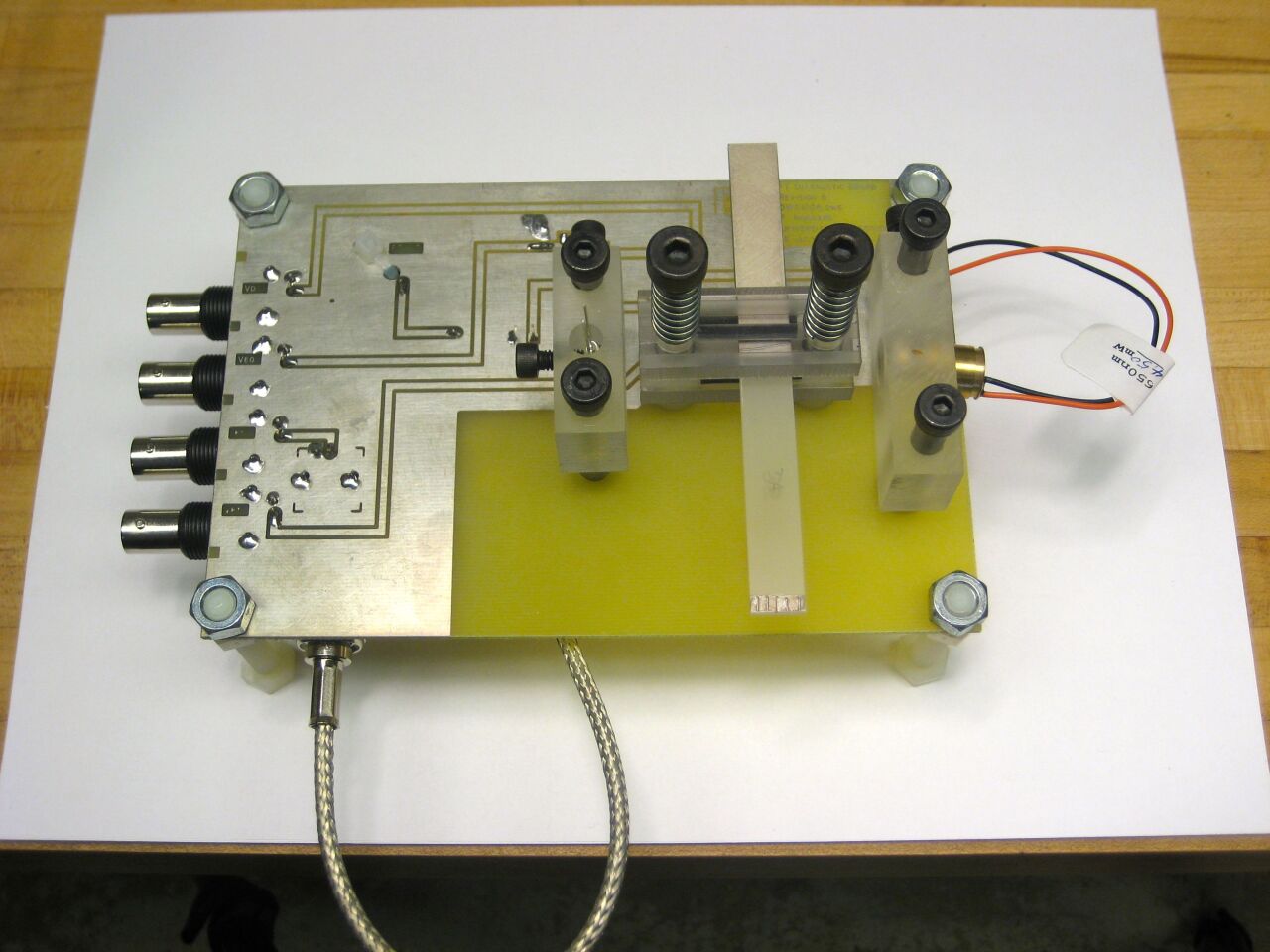 The compact radiation source developed at the University of Missouri could enable cheap, portable X-ray scanners (Photo: Peter Norgard, University of Missouri)
