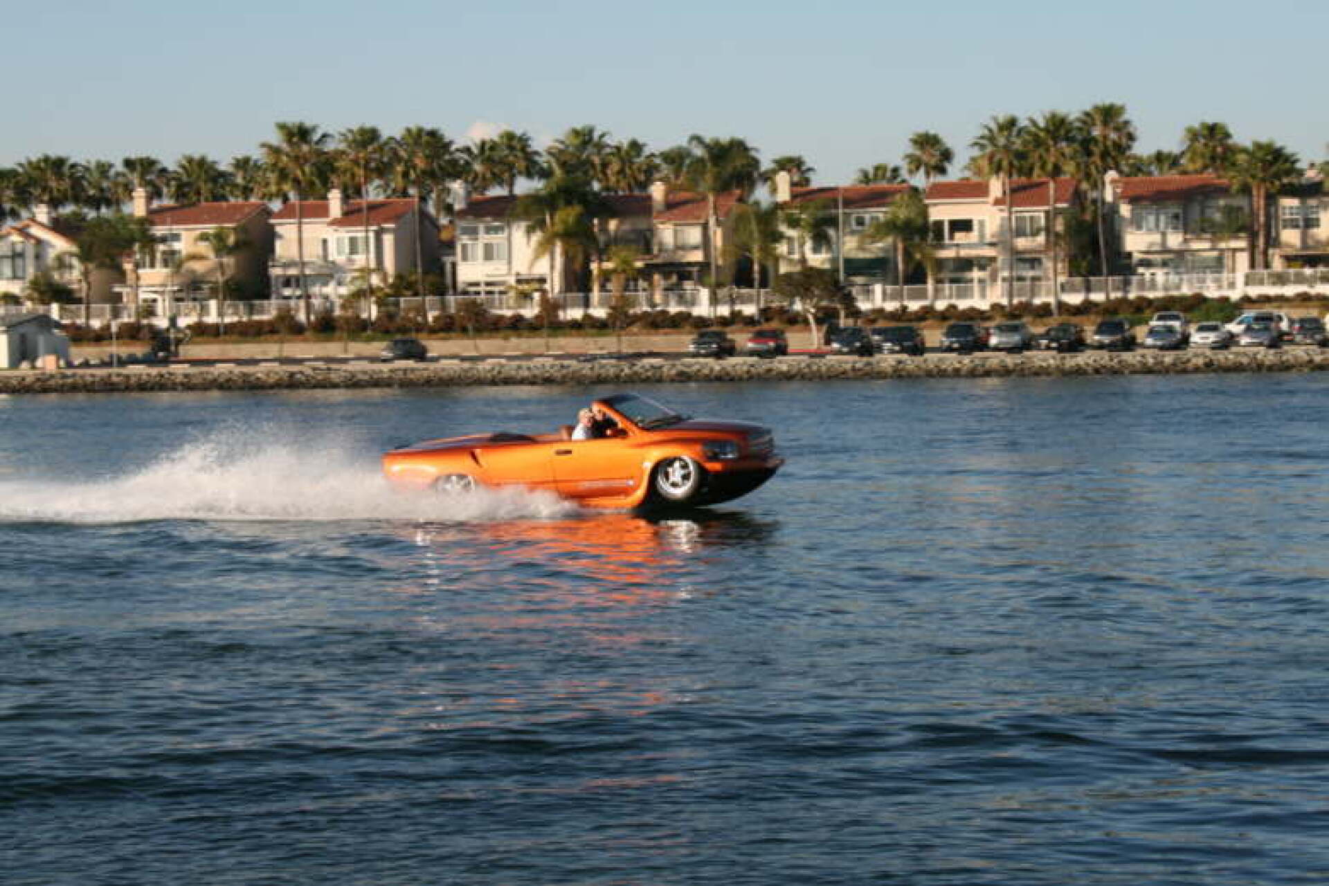 Massive performance on land or sea - the amphibious WaterCar Python
