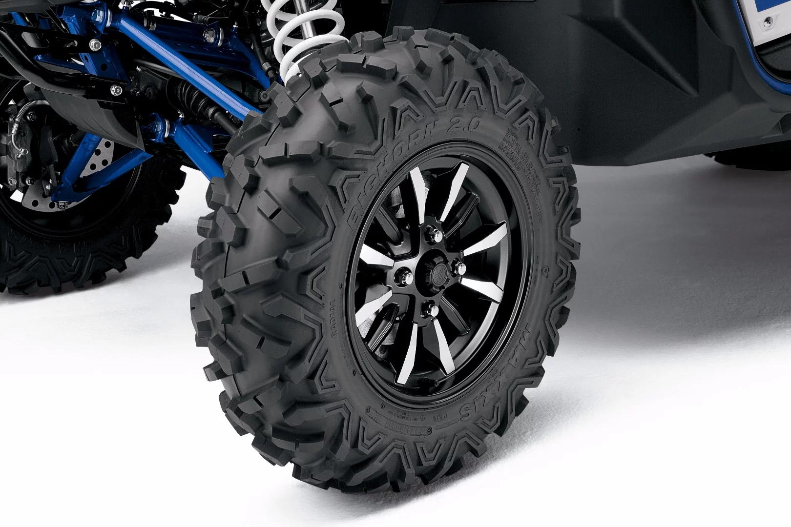 The YXZ1000R has 12-spoke alloy wheels fitted with Yamaha-exclusive 27-inch Bighorn 2.0 radial tires