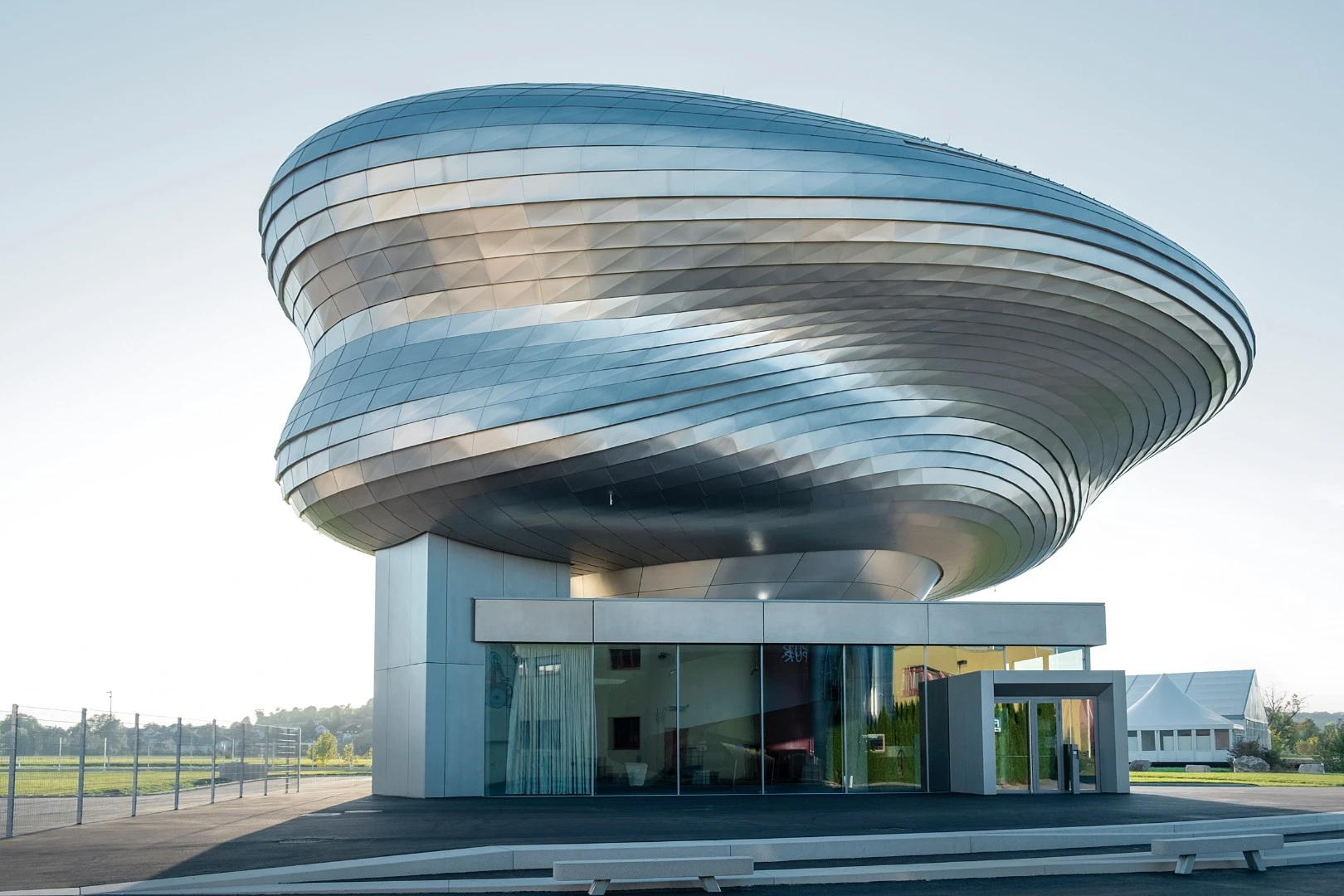 The Paneum reaches a height of 20 m (65 ft) and consists of two parts: a box-shaped plinth building which includes foyer and event rooms, and the pleasantly-named "Wunderkammer des Brotes" exhibition area