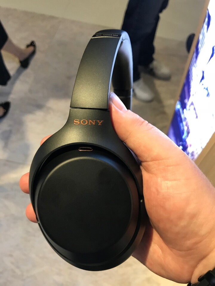 The earcup of the WH-1000XM3 headphones is touch-enabled, allowing the wearer volume and playback control with a swipe