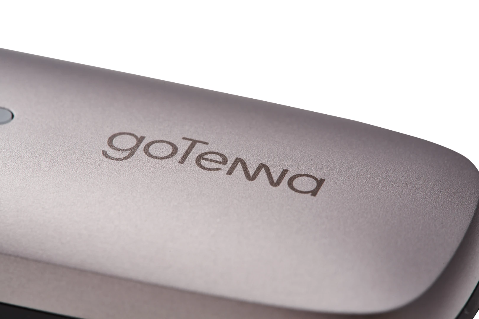 The goTenna Mesh weighs 1.7 oz (48 g) and measures 4.2 x .9 x 1.3 in (106.5 x 18 x 33 mm)