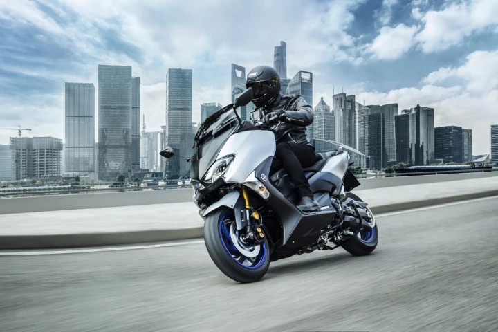 Capable, fun, practical and surprising. The 2018 Yamaha TMAX scooter now gets its own Sports Edition.