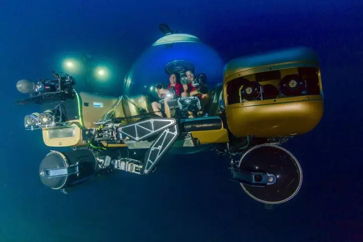 One of Triton's first builds: a fully decked out 1000/2