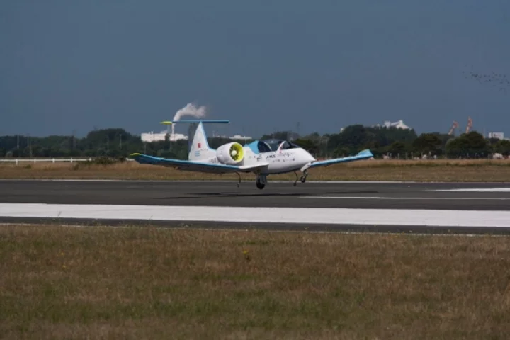 The E-Fan technology demonstrator landing at Calais-Dunkerque Airport