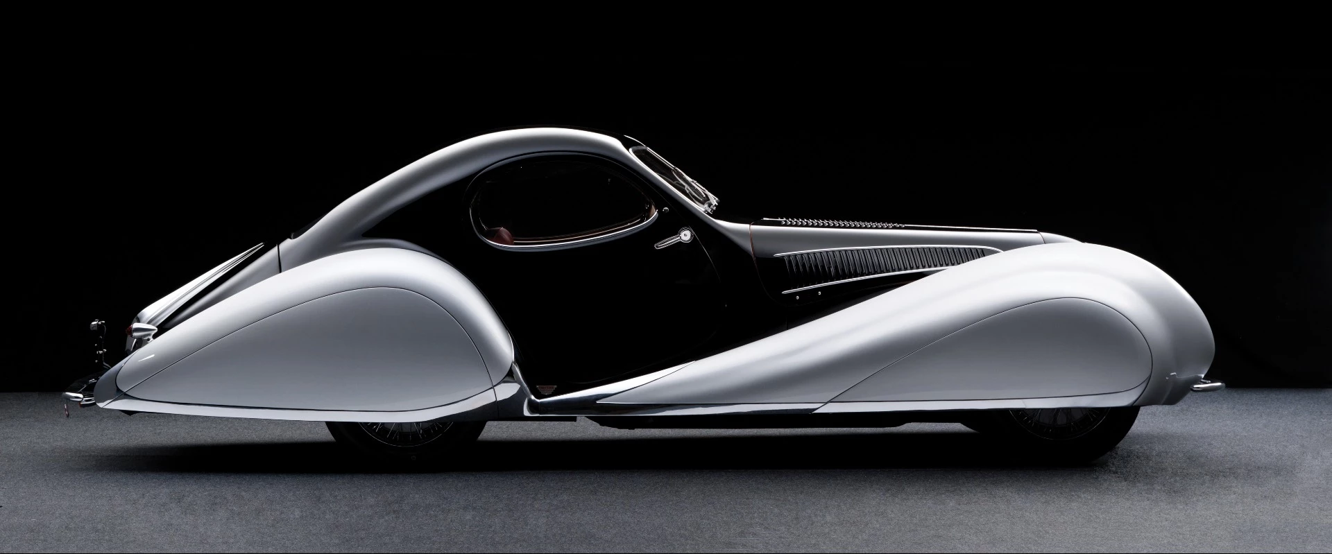 One of 14 extant 'Goutte d'Eau' Talbot-Lagos built by Paris-based Italian automotive couturier Giuseppe Figoni, this 1937 Talbot-Lago T150-C SS will be auctioned on May 27, 2017 at Villa Erba in Italy by RM-Sotheby's.