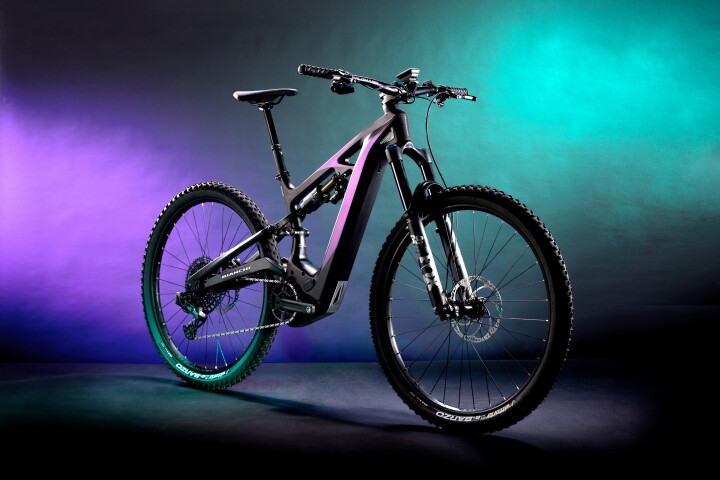 The leader of Bianchi's new e-Vertic range of ebikes is the performance-driven FX-Type Pro enduro eMTB