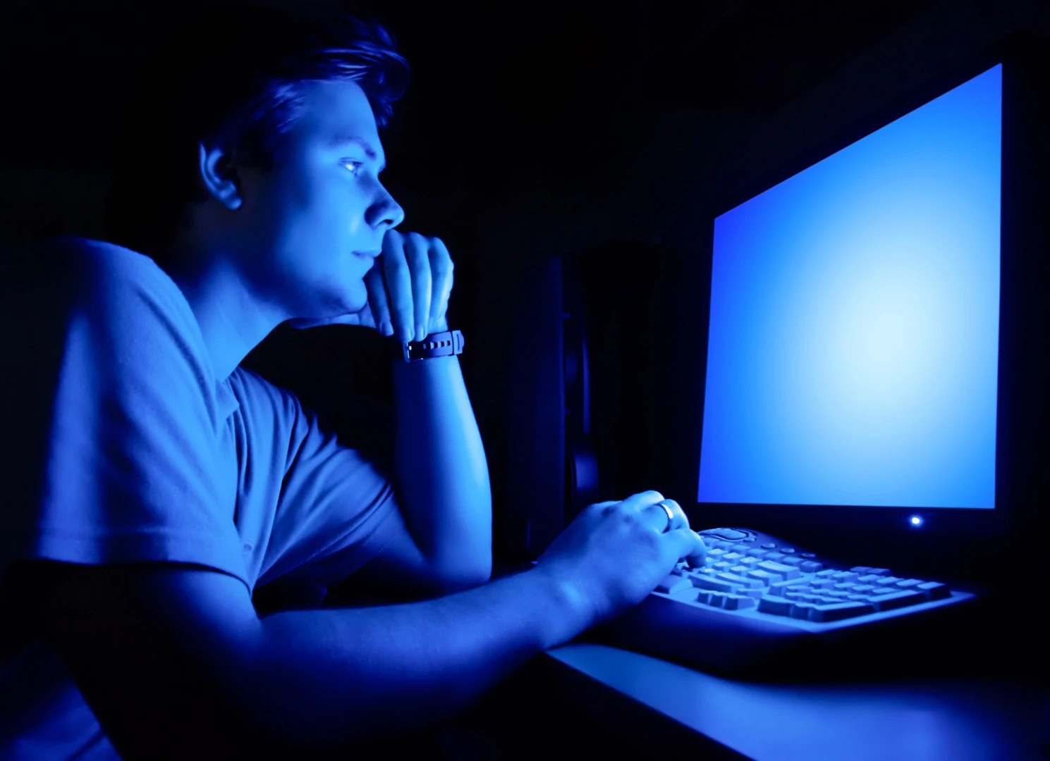 This is the first study to comprehensively reveal how blue light turns safe molecules in the retina into cell killers