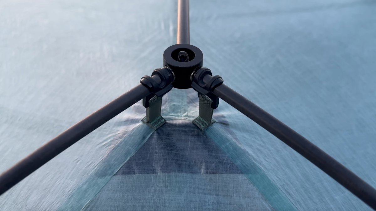 'World's lightest' tent dives below 2 lb, still handles 100-km/h wind