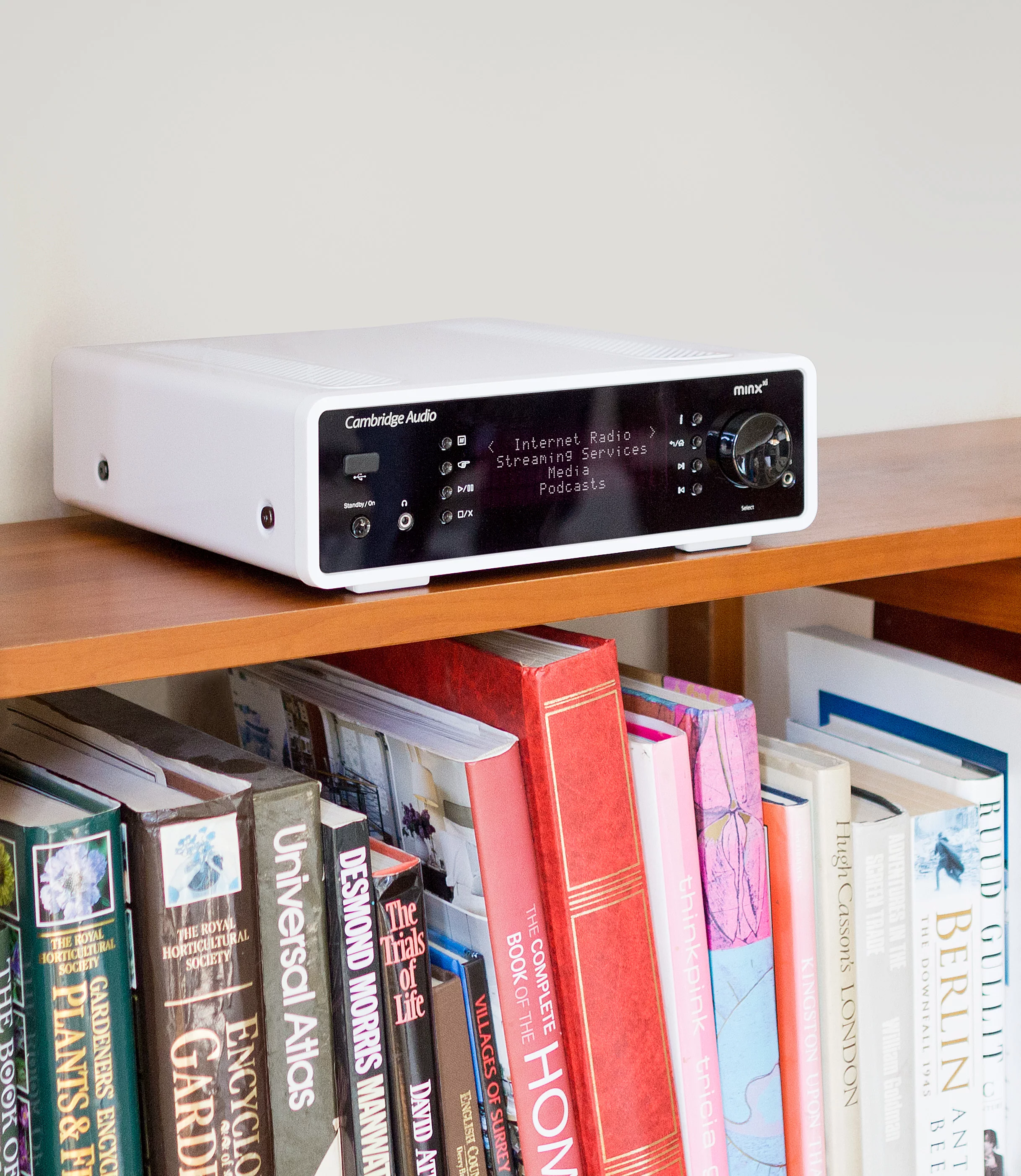 The Minx Xi comes in a white or black gloss finish