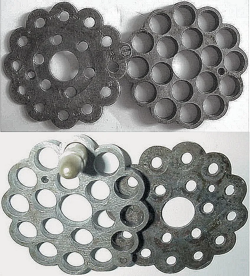 The revolver uses moon clip speedloaders to hold the 18 rounds of ammunition, thereby greatly reducing the difficulty of loading and reloading the gun (Photo: Horst Held)