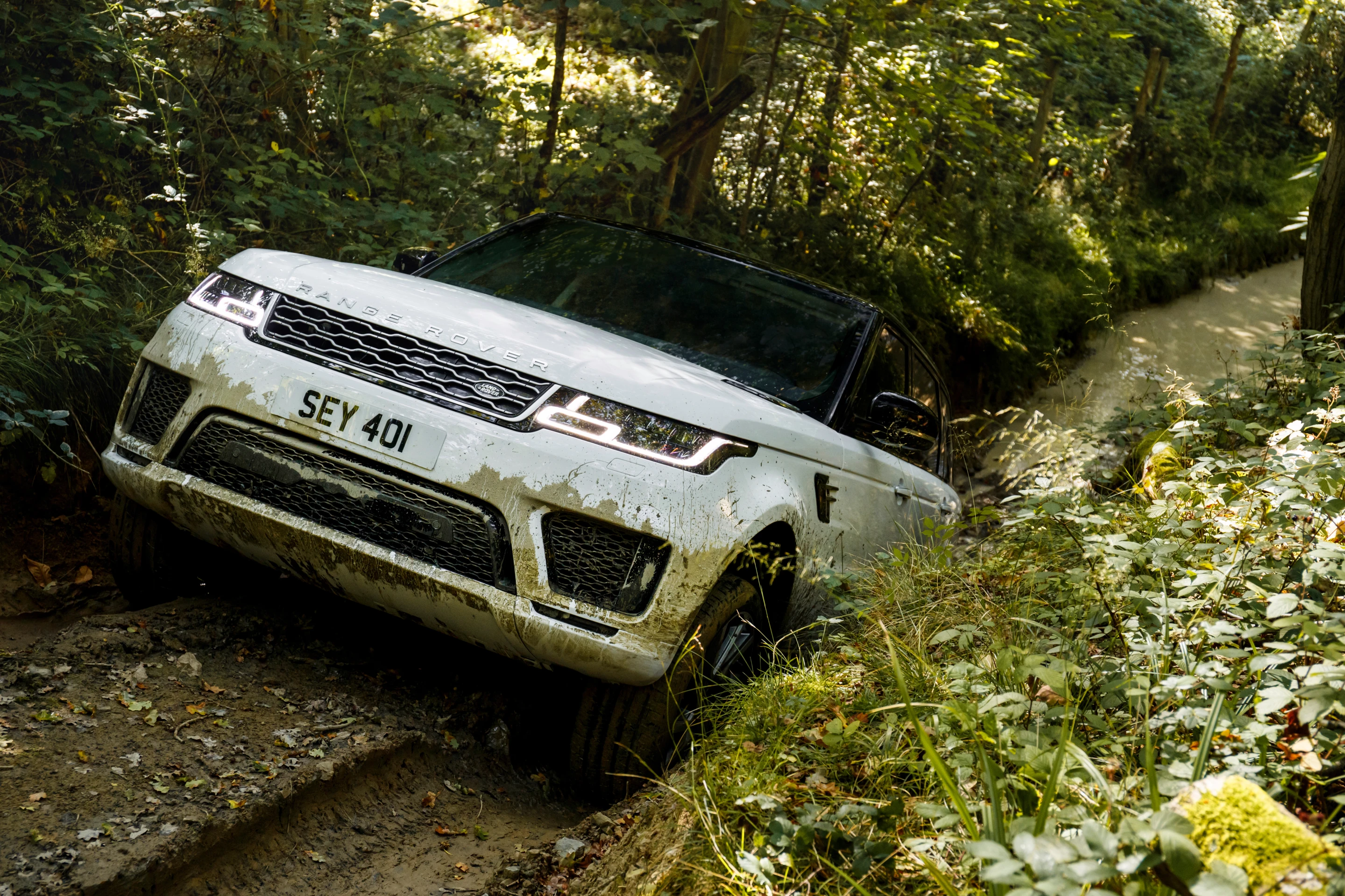 The Range Rover Sport PHEV hits 100 km/h just over 6 seconds