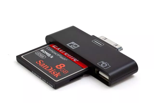 The CF Card Reader for iPad