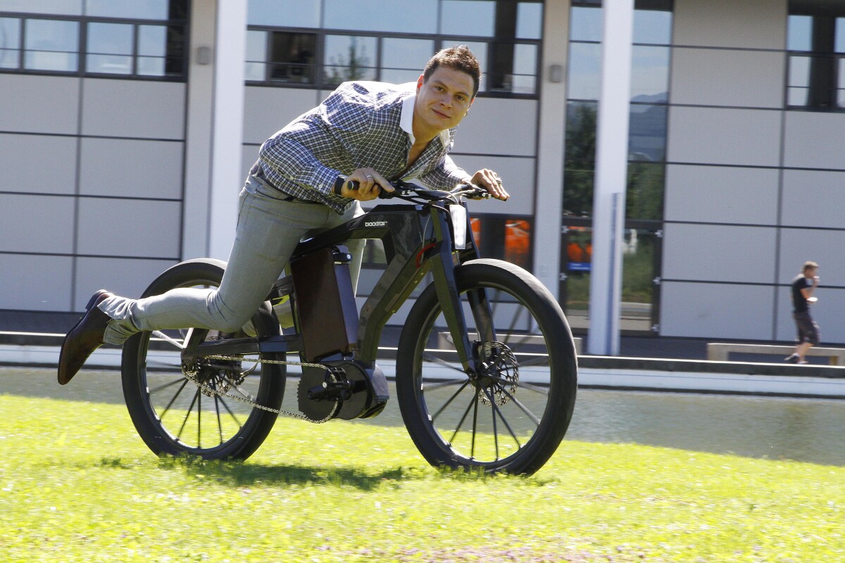 The Pg Bikes Blacktrail World S Fastest Ebike