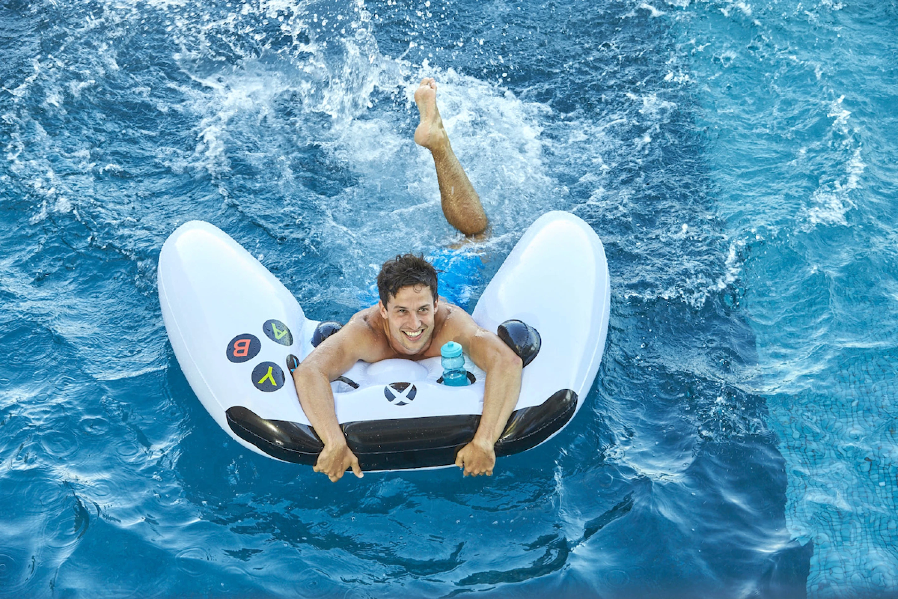 Microsoft pumps up inflatable Xbox One controller