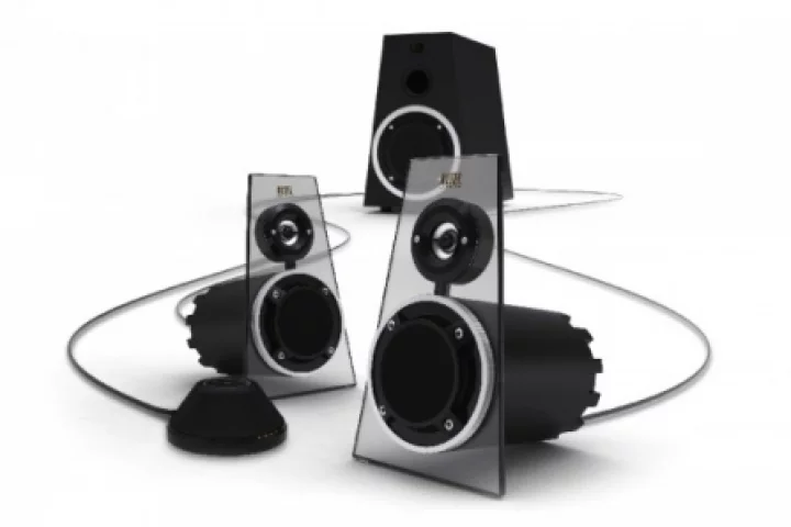 The Altec Lansing Expressionist Ultra MX6021 - 200W RMS on your desktop