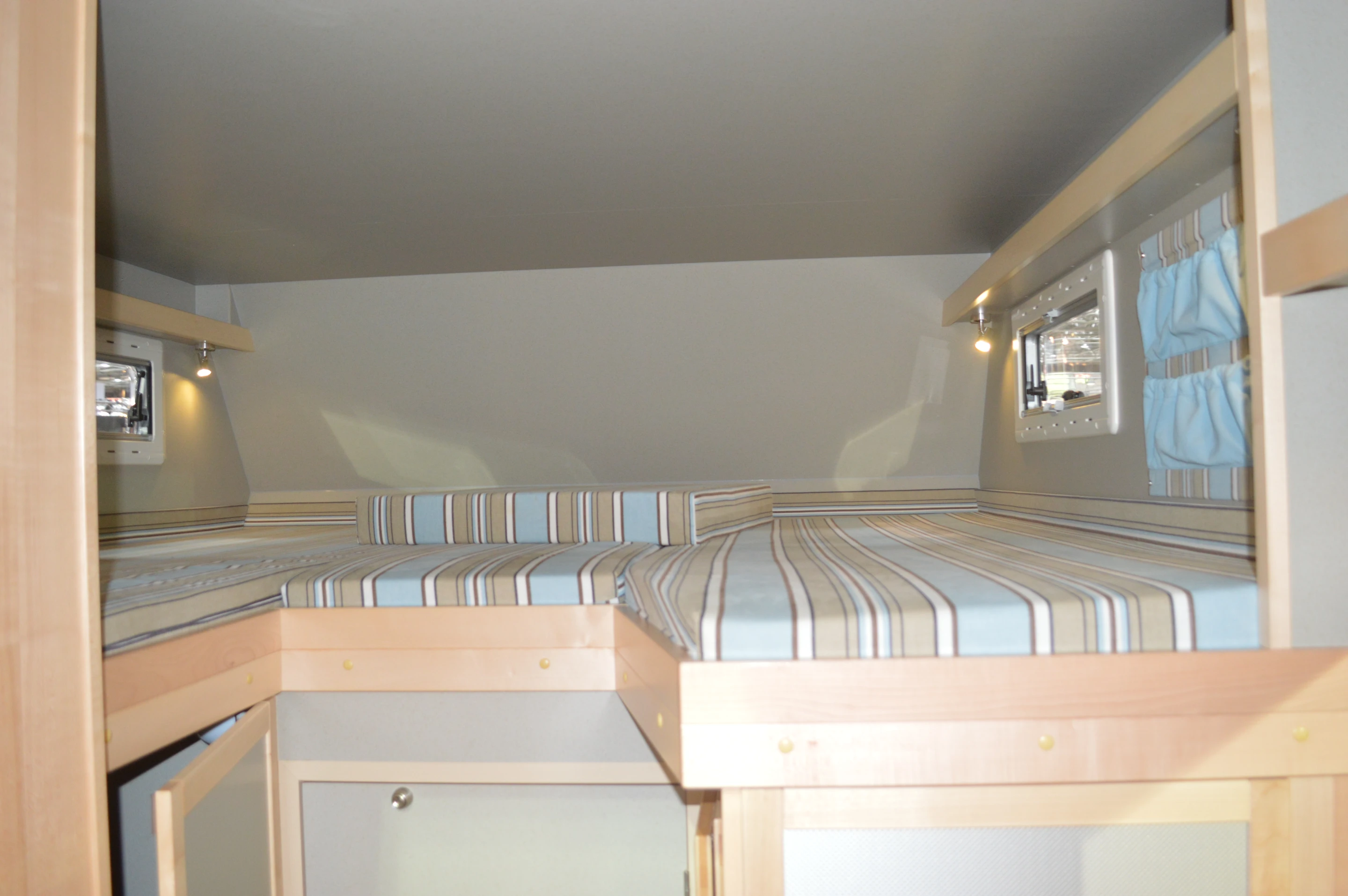 The EX 345's bed