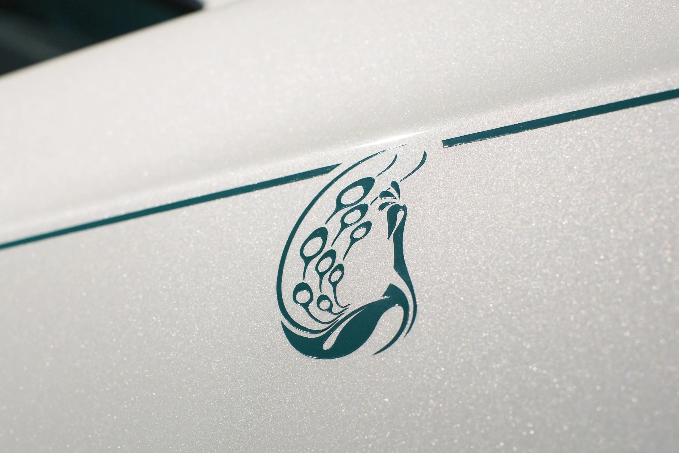 The Rolls-Royce Maharajah Phantom Drophead emblem