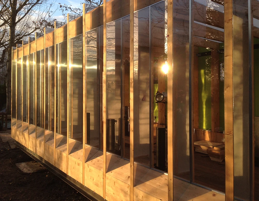 The greenhouse rises 800 mm (2.6 ft) to avoid flood water